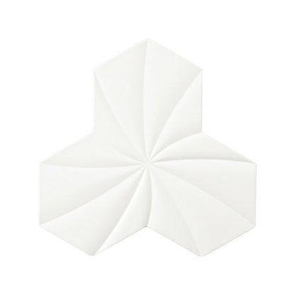 Joule White / 5.5" x 5.75"